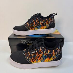 Heelys Pro 20 Black Flames Print Lace-Up Skate Wheel Sneaker Shoes Youth 4 EUC